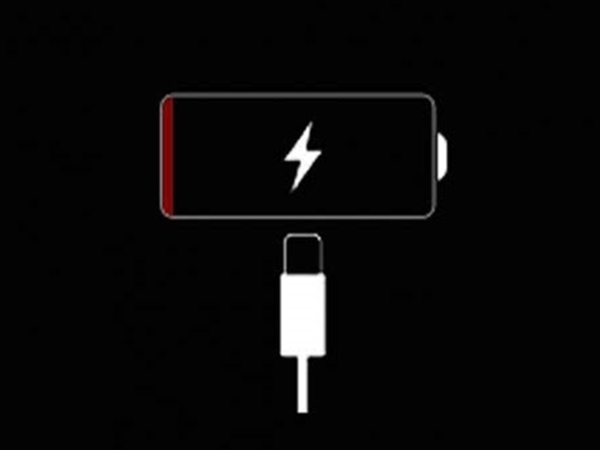 如何給手機充電？